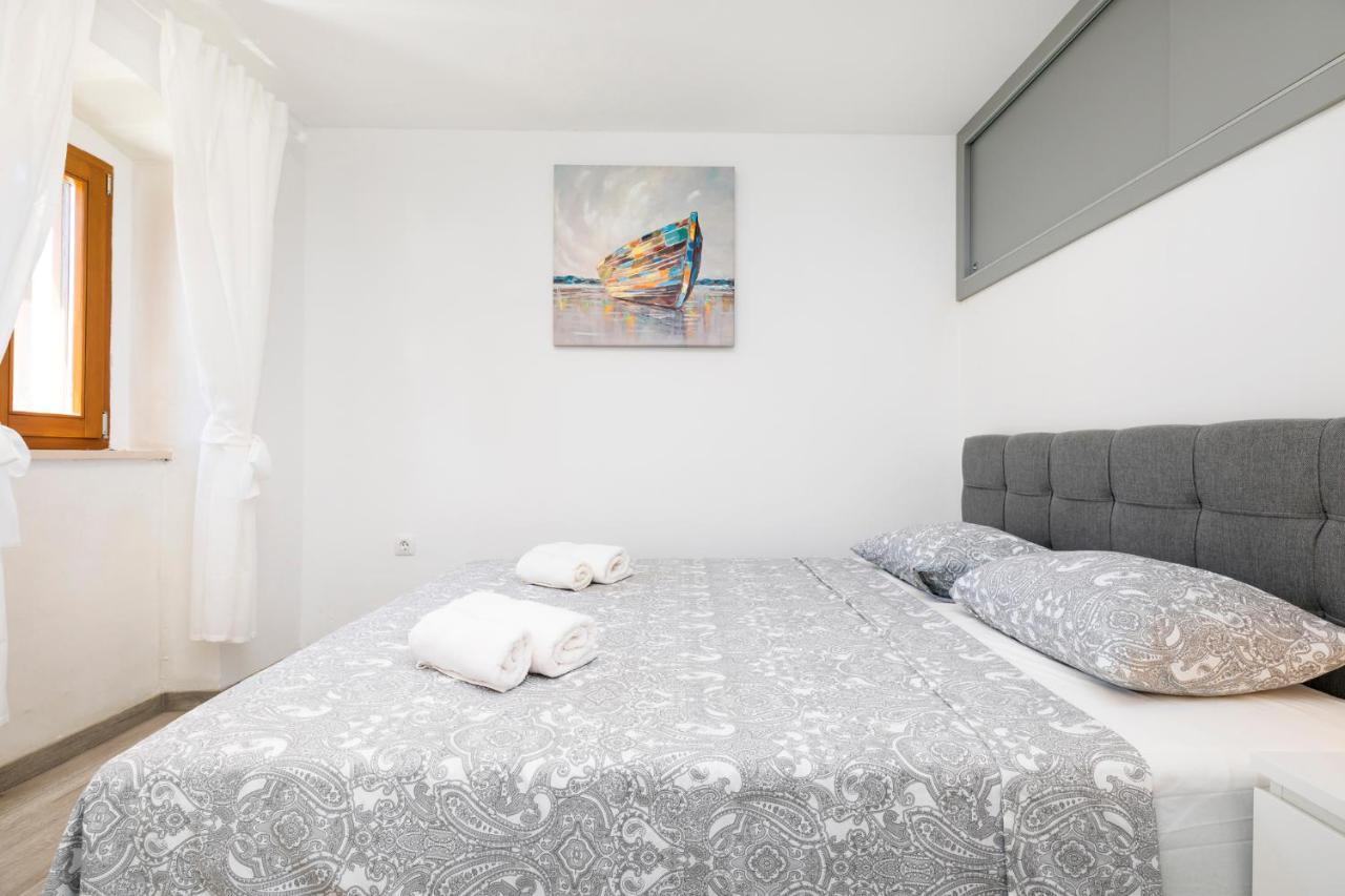 Vacation House Orange ヴェリ・ロシニュ エクステリア 写真